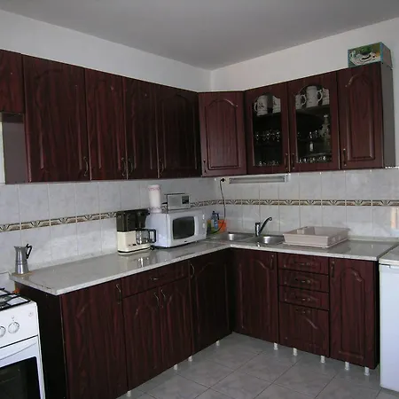 Fuksz Apartman 佐洛卡罗斯