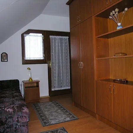 Fuksz Apartman *